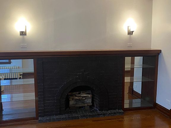 4th image of 3636 N Troy St #1