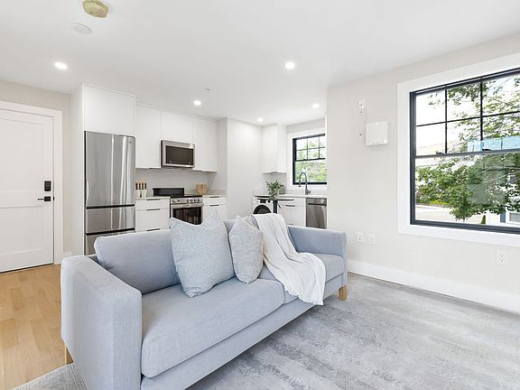5th image of 43 Crafts St #2