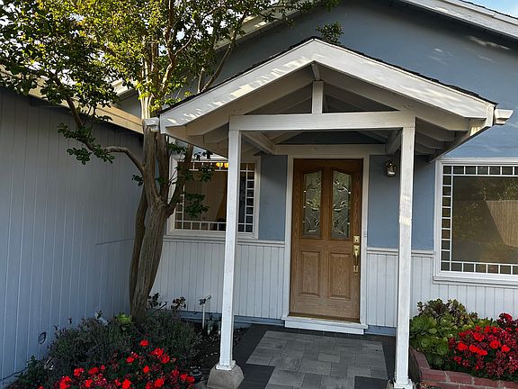 2nd image of 908 Hiller St