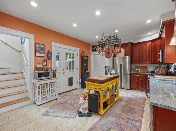 12 Minot Ave, Haverhill, MA 01830