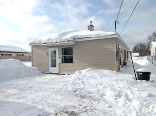 1908 Davitt St, Sault Sainte Marie, MI 49783