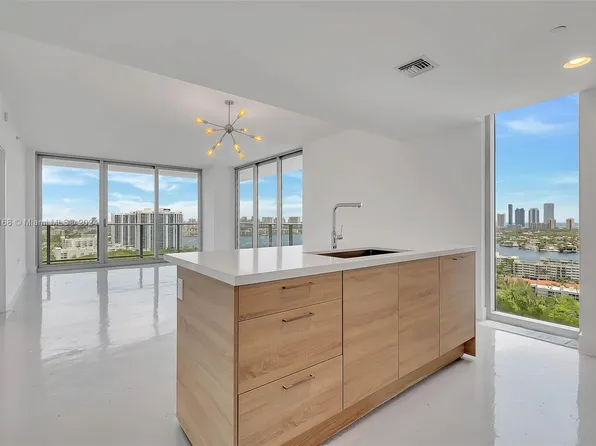 16385 Biscayne Blvd Unit 2207, North Miami Beach, FL 33160