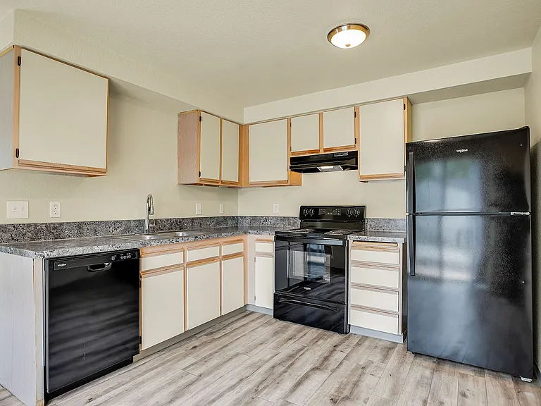 PARKGROVE APARTMENTS — Photo 13