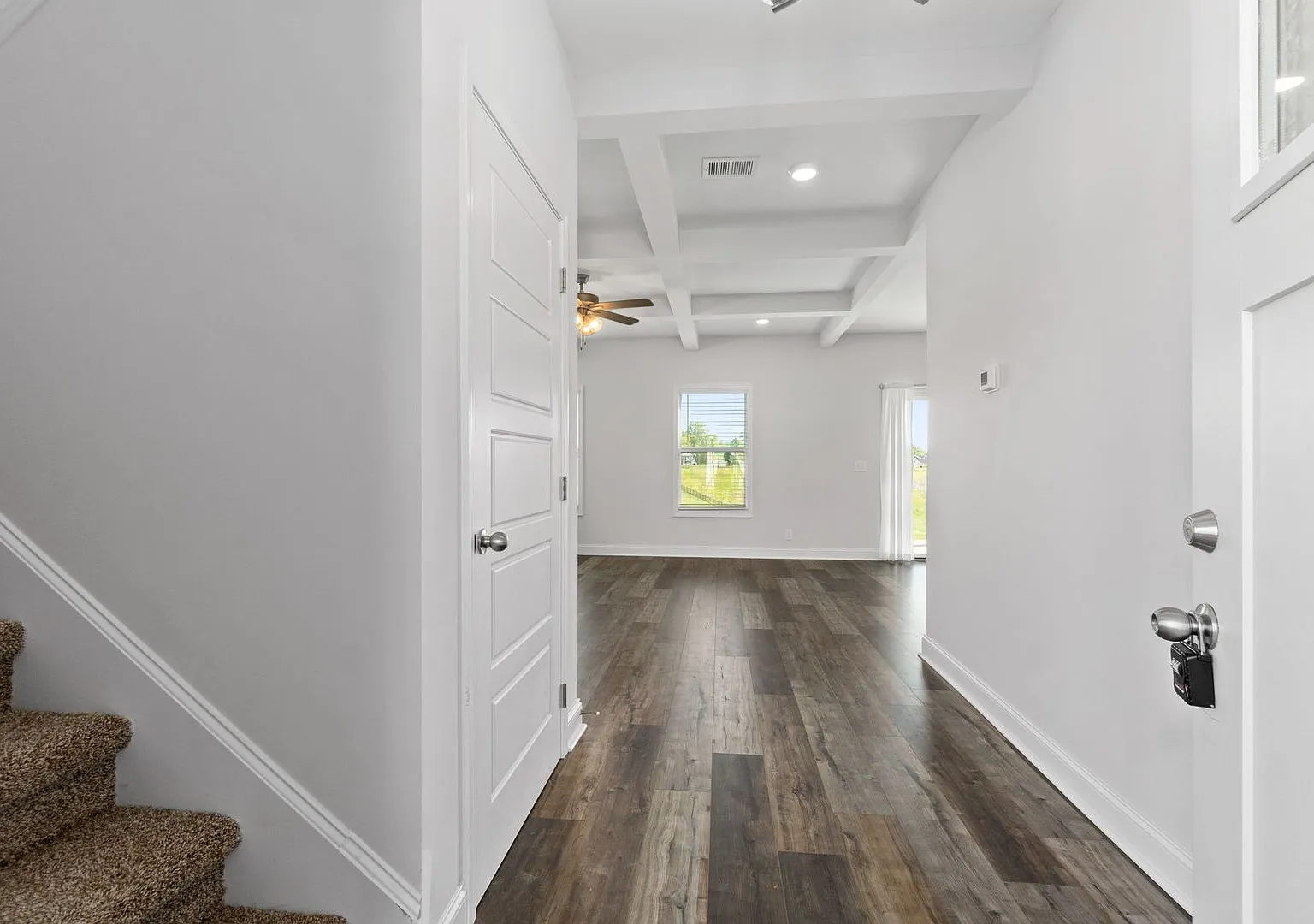 Pet Friendly Three Bedroom! — Photo 4