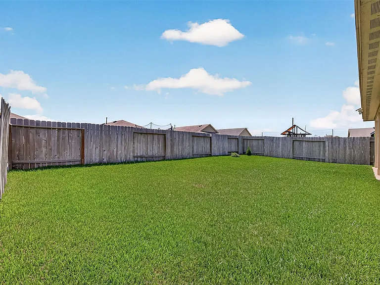 6014 Namika St — Photo 46