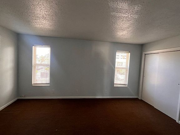 4th image of 310 Lake Shore Dr APT 11