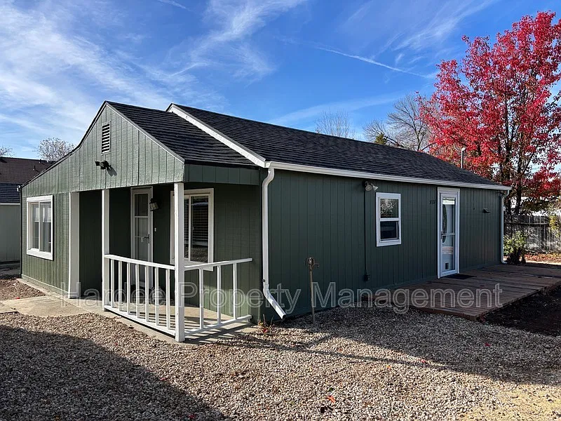 2 bed, 1.0 bath, 900 sqft, $1,595 — Photo 2