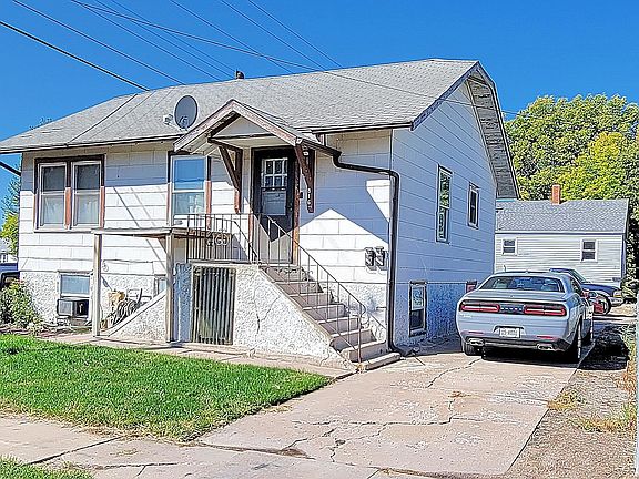 2nd image of 816-816 1/2 N WILLOW