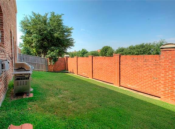 3rd image of 2733 Prestonwood Dr