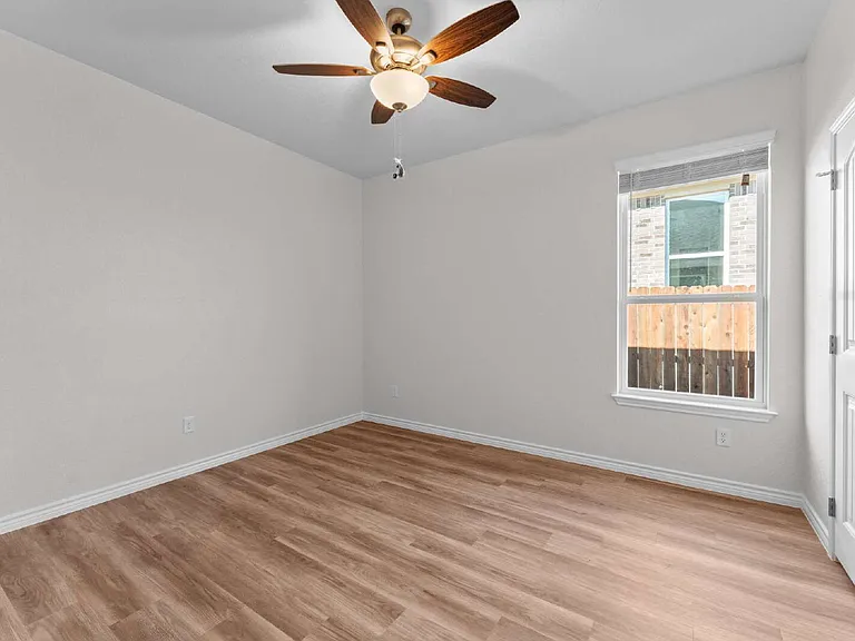1114 Zora Dr #A — Photo 7