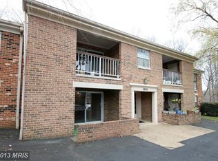 5806 Cove Landing Rd APT 201, Burke, VA 22015