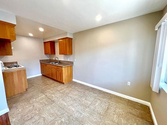 4th image of 2310 Mira Vista Ave #16