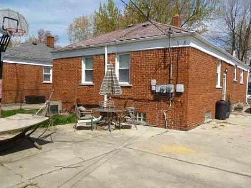 4th image of 22816 Alger St