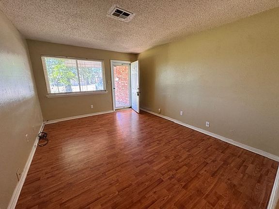 2nd image of 1112 Elmhurst Dr