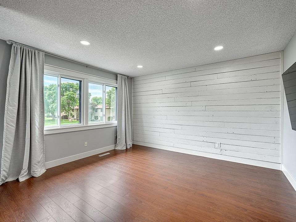 7633 Maplebrook Pkwy N, Brooklyn Park, MN 55445 | Zillow
