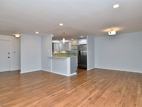 5th image of 3333 Warrensville Center Rd APT 305