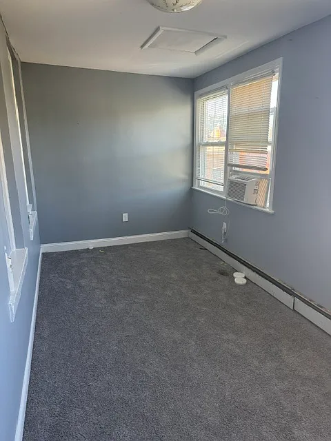 3 bed, 2000 sqft, $1,000 — Photo 4
