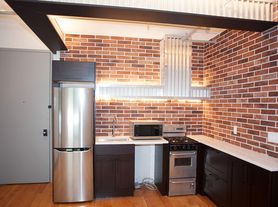18 Stanhope St, Brooklyn, NY