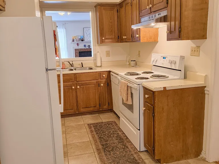 1003 Atlantic Dr NW — Photo 9