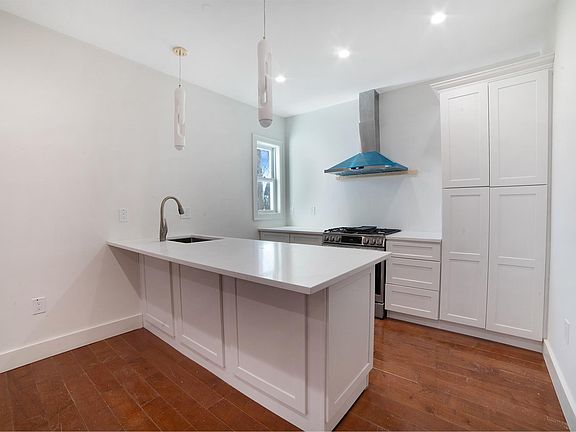 2nd image of 49 Walker St #49