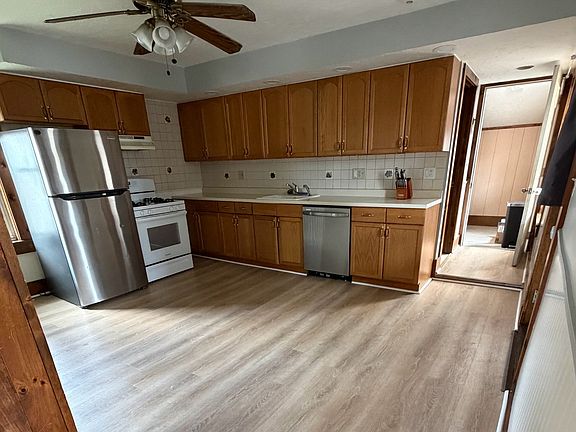 5th image of 3 Cottage St APT 2