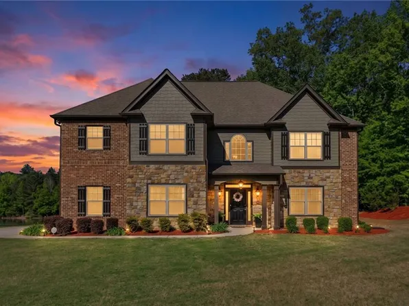 3 Westwood Lake Dr, Newnan, GA 30263