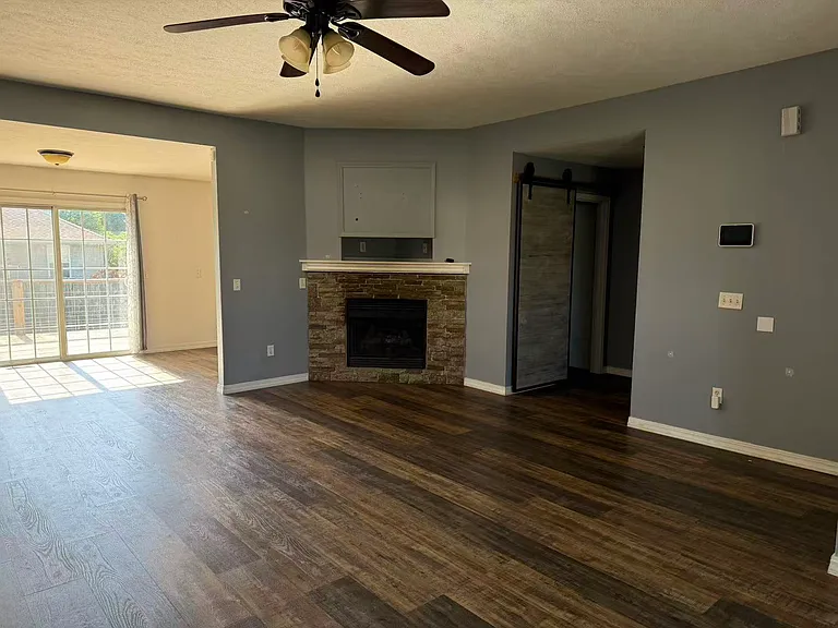 327 S Red Ave — Photo 21