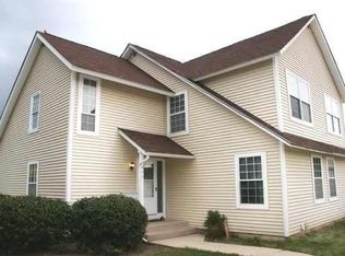 959 Taylor Dr, Gurnee, IL 60031