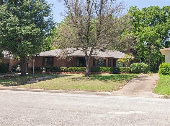 2nd image of 1708 Lake Shore Dr