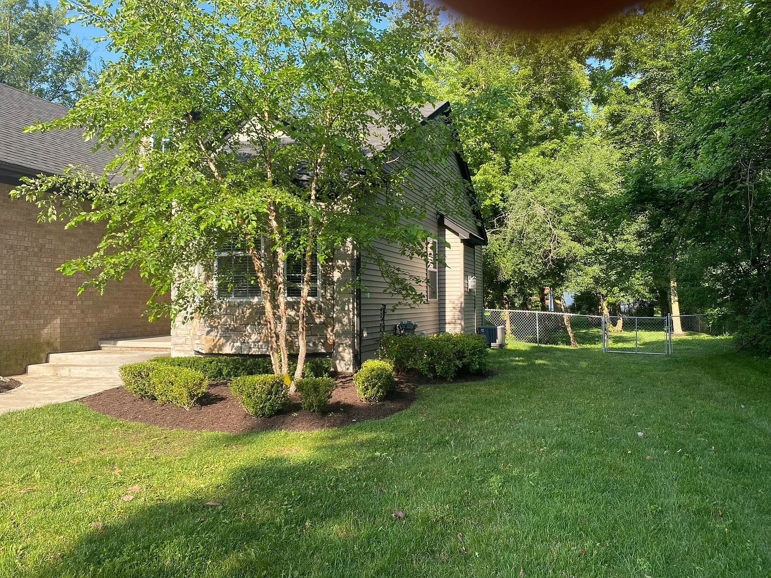 3 bed, 2.0 bath, 1310 sqft, $2,975 — Photo 2