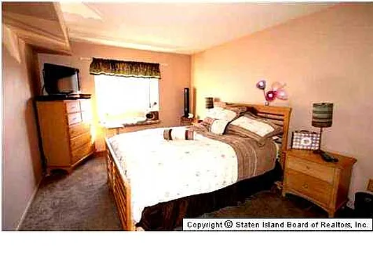 Sold by Robert DeFalco Realty | media 32