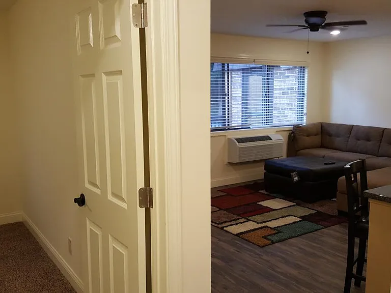 1975 Wilson Ave #4 — Photo 21