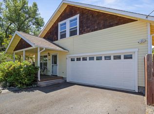 213 N Church St, Phoenix, OR 97535