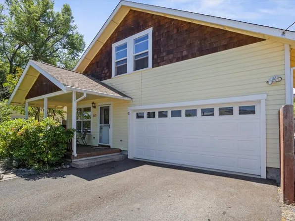 213 N Church St, Phoenix, OR 97535