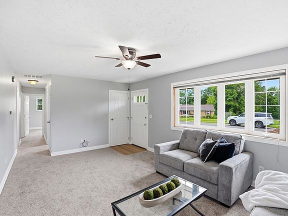 5th image of 38 Grantwood Dr