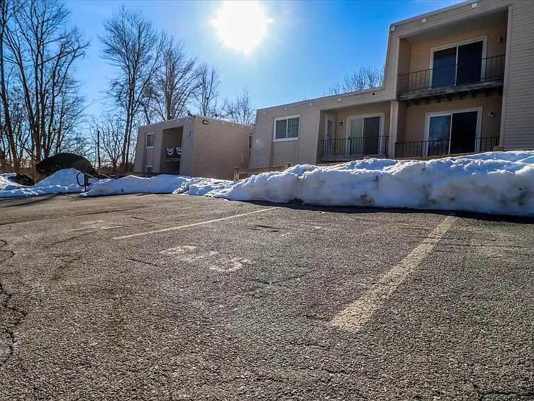 615 Fox Run Ln — Photo 23