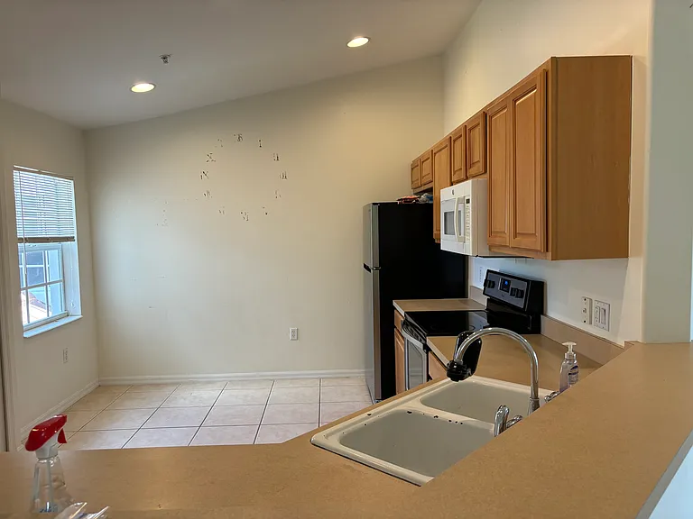 1400 Tiffany Ln #2404 — Photo 8