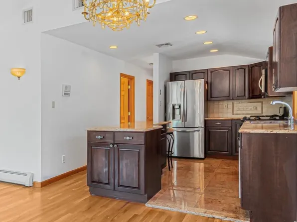 51-22 199th St #2, Fresh Meadows, NY 11365