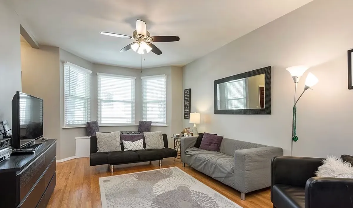 Building Photo - 1709 W Fletcher St #1