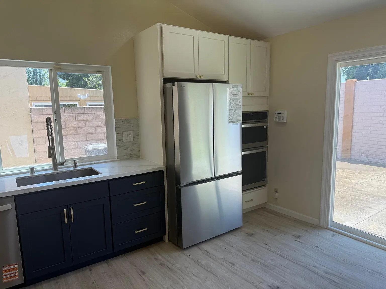 3 bed, 1071 sqft, $3,800 — Photo 4