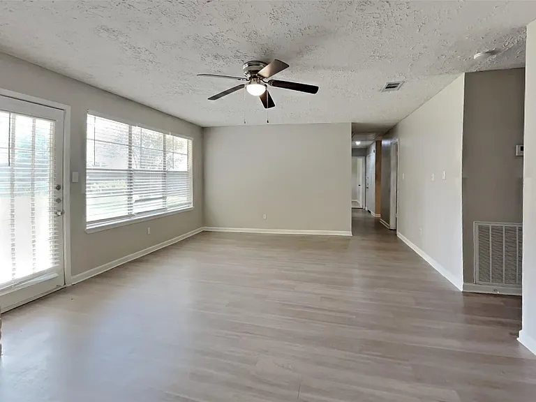 14227 Bella Dr — Photo 4