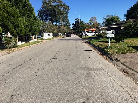 5th image of 2915 Barksdale Dr