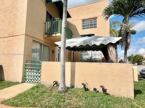 1990 SW 121st Ct APT 232, Miami, FL 33175