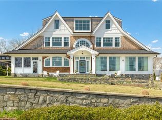30 Walcott Ave, Jamestown, RI 02835