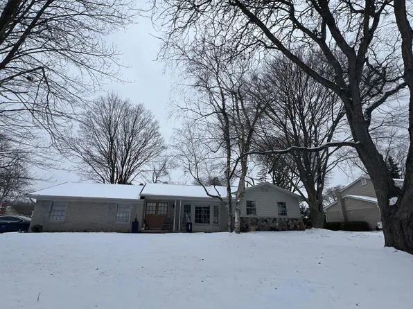 30025 Muirland Dr, Farmington Hills, MI 48334