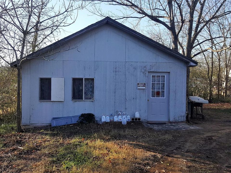 1st image of 623 Walker St
