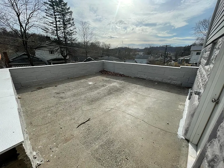 803 Valley St — Photo 6