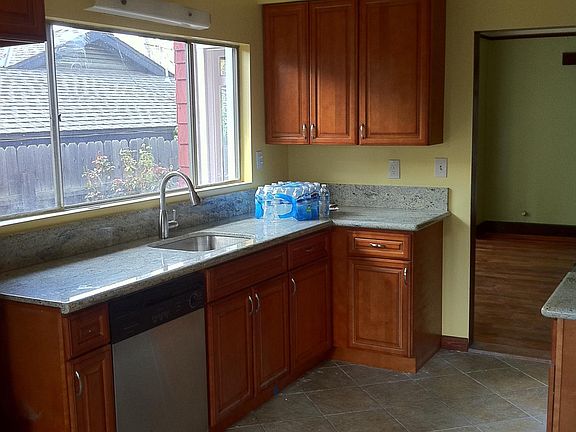 2nd image of 2070 Milan Ave