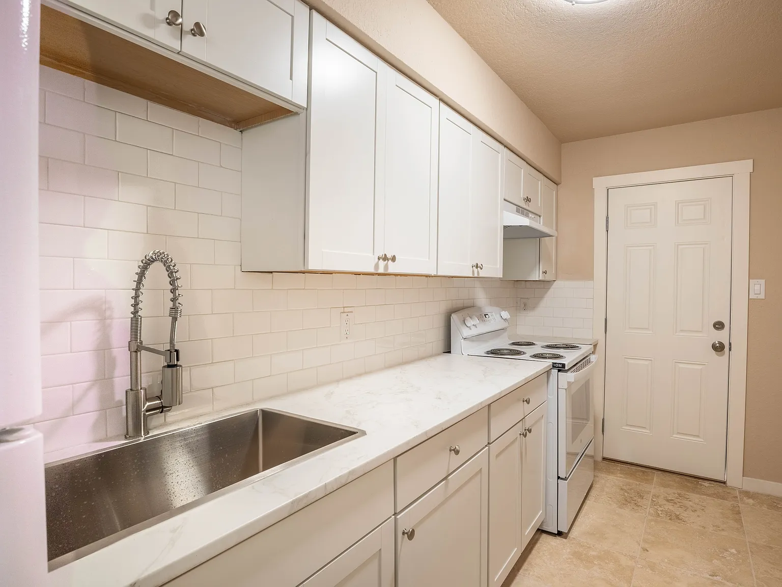 2630 Fairway Dr — Photo 3