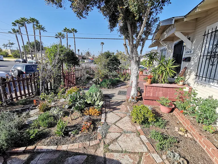 3245 Marlborough Ave — Photo 15